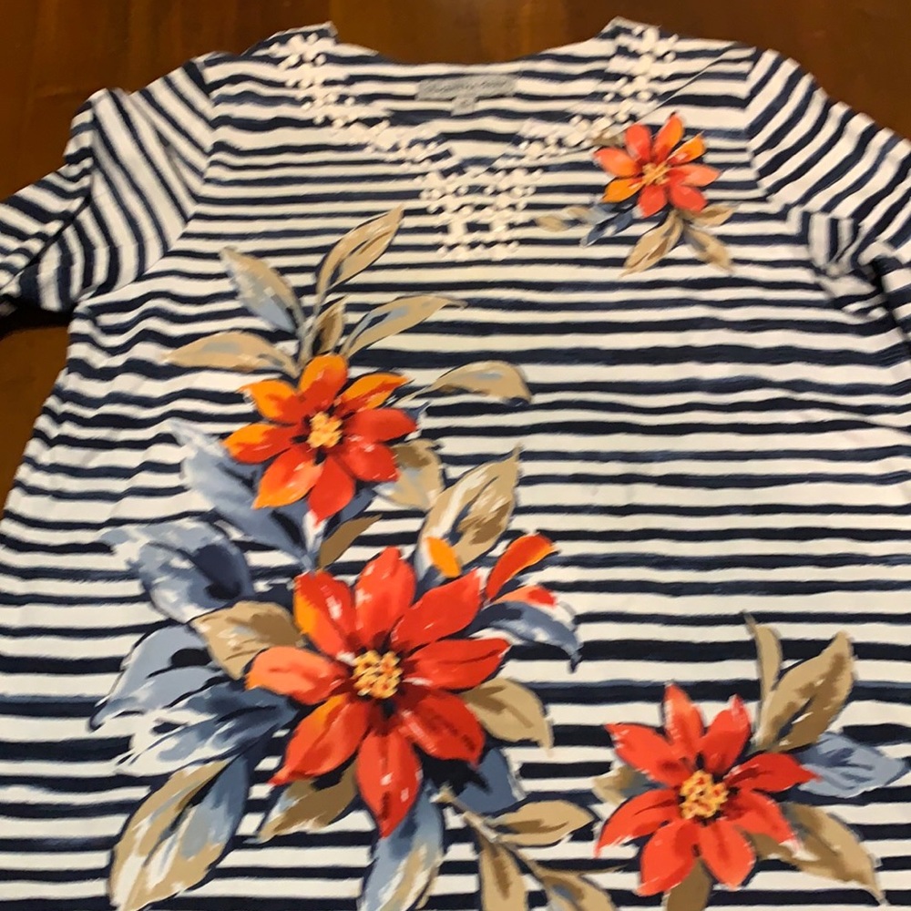 Women’s Samantha Grey top